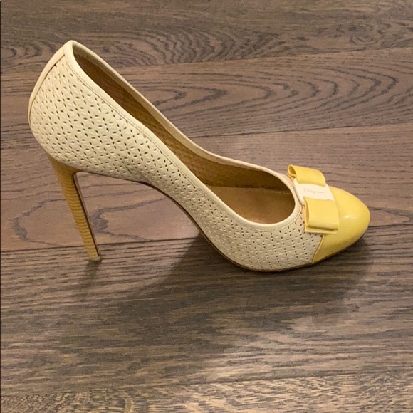 Ferragamo Shoe - Picture 2 of 4